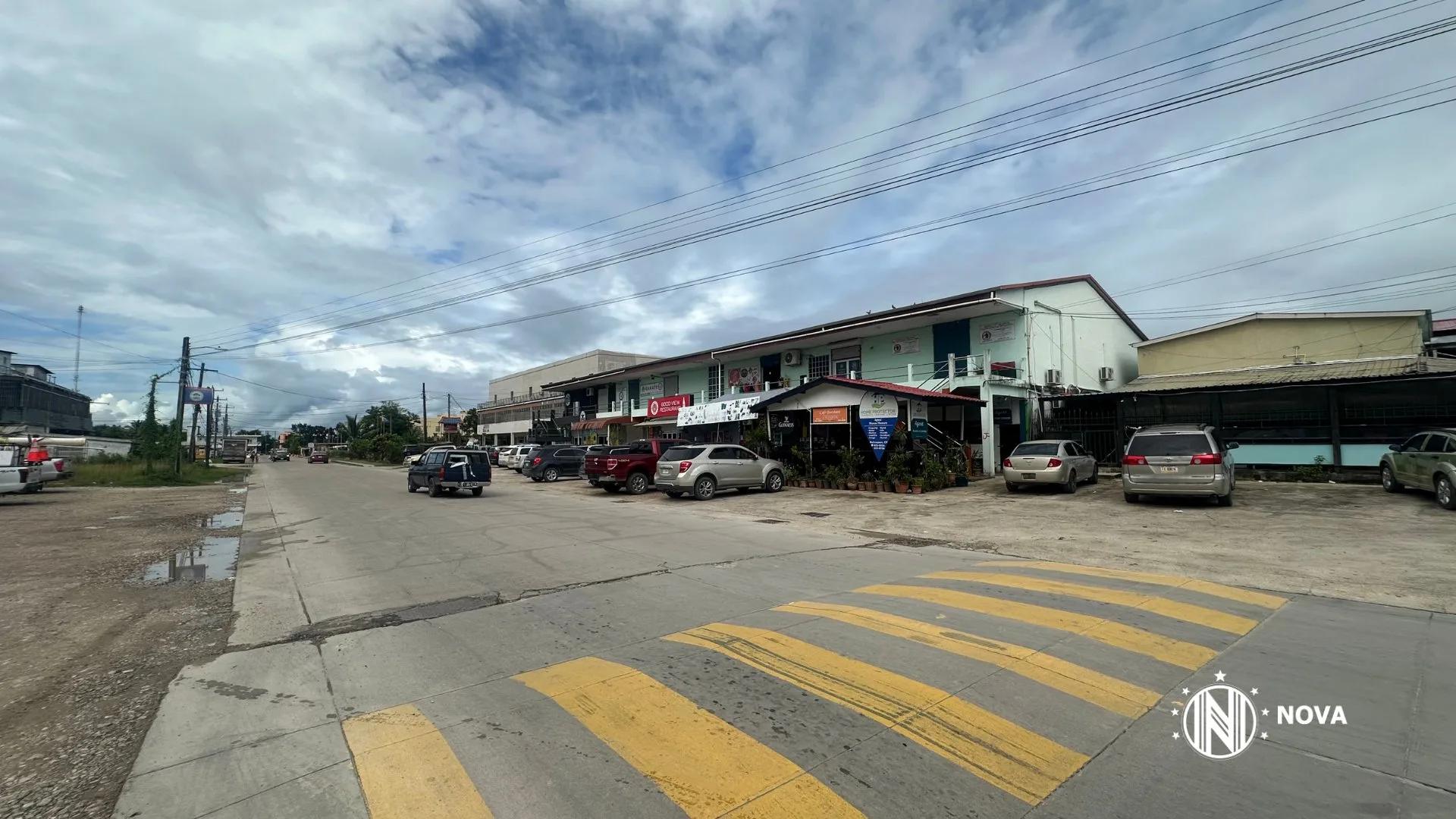 Commercial Building in Prime Location  - Photo 3