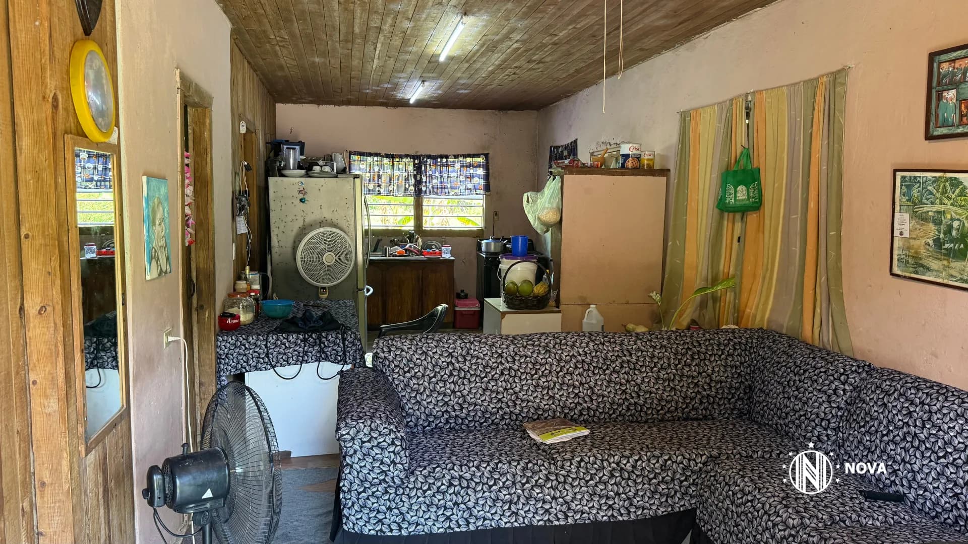 House in Maskall Village, Belize district - Photo 8
