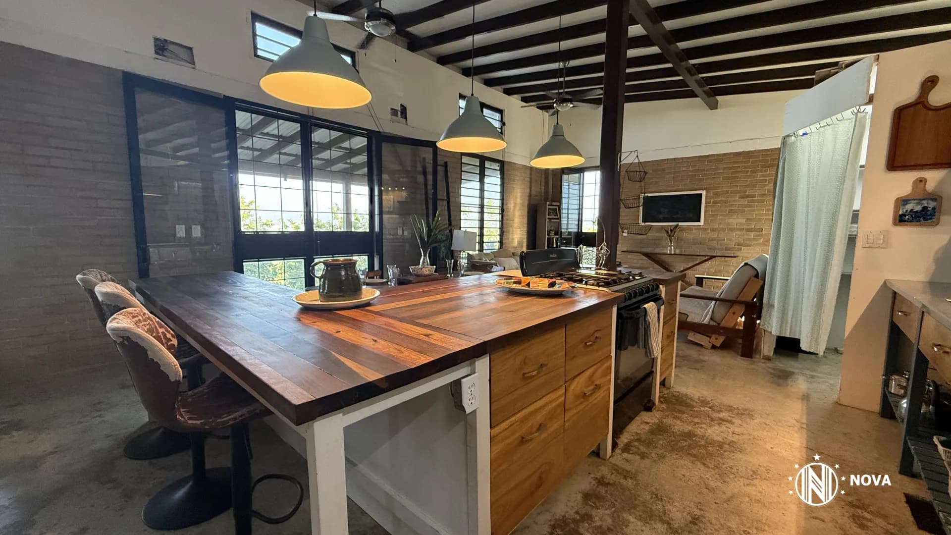 Stunning Mountain View Home on 2.4 Acres - Photo 4